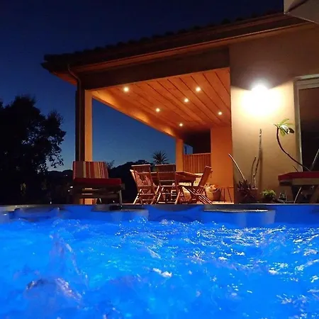 New With Jacuzzi, Near St Cyprien Lecci