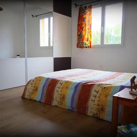 Villa New With Jacuzzi, Near St Cyprien