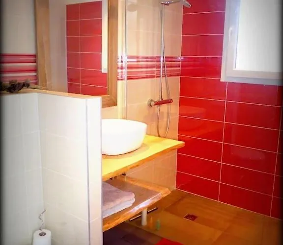 New With Jacuzzi, Near St Cyprien Villa *